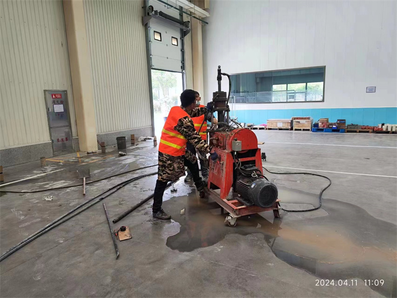 宁晋厂房地面下沉塌陷注浆加固施工